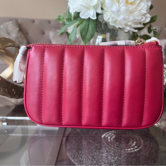 Coach Nolita 19 With Chain With Linear Quilting Wallat Wristlet Red - Picture 9 of 9